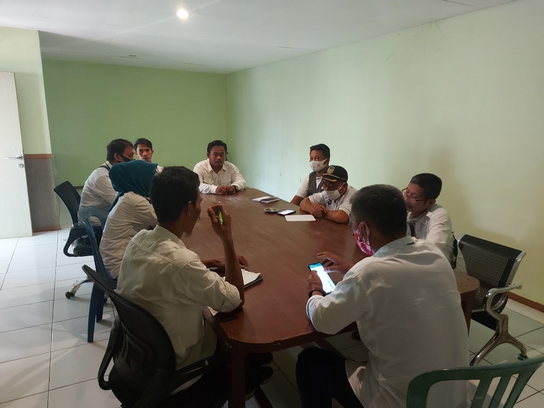 Kades  Bungursari Melaksanakan Rapat Internal Koordinasi Dengan Perangkat Desa