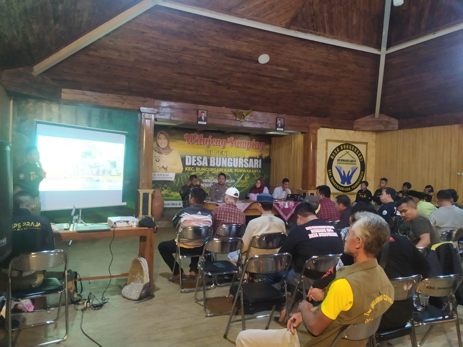 Praja IPDN dan Perangkat Desa Gelar Focus Group Discussion untuk Pemerintahan Desa yang Lebih Baik